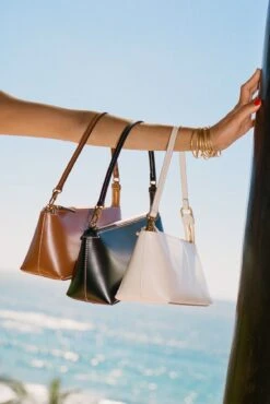 KAIA SHOULDER BAG | BLACK -Staud 000020830032 edit web fb47671a 1b9e 4d42 a067 c0ed952fdf6a