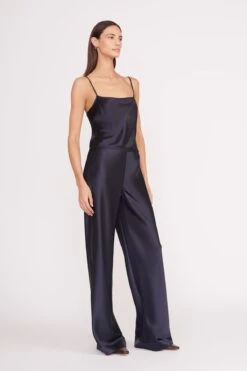 STROLL REVERSIBLE PANT | NAVY 10 STROLL REVERSIBLE PANT | NAVY -Staud 023 230601 Staud Fall Ecom 01469 web 755bd021 7ed1 4eb1 bc36 090da6f6db70