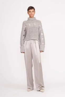 VERNACULAR SWEATER | MIRRORED HEATHER GREY 11 VERNACULAR SWEATER | MIRRORED HEATHER GREY -Staud 048 230605 Staud Fall Ecom 01573 web