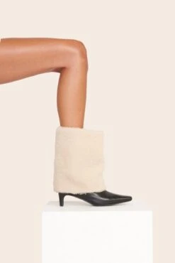 WALLY FOLDOVER BOOT | BLACK CREAM 10 WALLY FOLDOVER BOOT | BLACK CREAM -Staud 41 RIGHT SHOE 1402 web