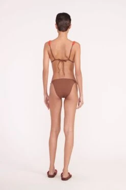 SISLEY STRING BOTTOM | CLOVE 12 SISLEY STRING BOTTOM | CLOVE -Staud Bikini Brown 06054 web 1
