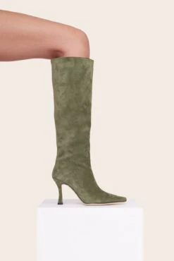 CAMI BOOT | AVOCADO SUEDE 13 CAMI BOOT | AVOCADO SUEDE -Staud CAMI BOOT AVOCADO 00765 web
