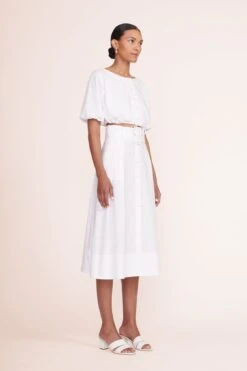 JULES BLOCK HEEL | PAPER 14 JULES BLOCK HEEL | PAPER -Staud Ellington Top White Kingsley Skirt White 00038 web 2