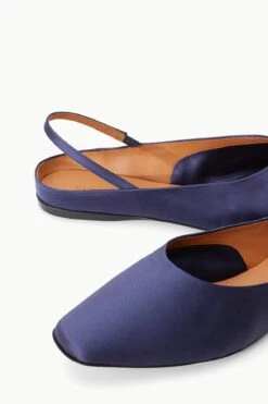 JANINE MULE | NAVY SATIN -Staud STAUD JANINE MULE NAVYSATIN SPRING 23 ECOM 4