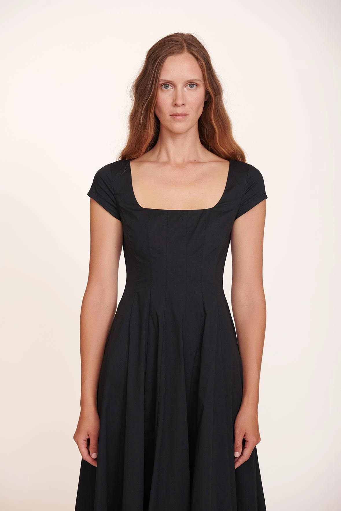 SHORT SLEEVE WELLS DRESS | BLACK 7 SHORT SLEEVE WELLS DRESS | BLACK - Image 5
