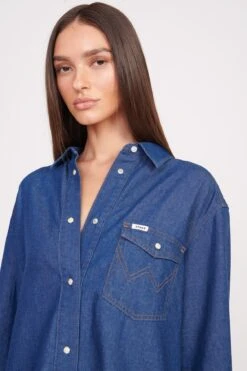 STAUD + WRANGLER THE OVERSIZED WESTERN | DARK RINSE -Staud Wrangler 1116 web