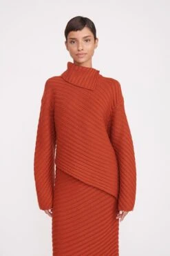 ENGRAVE SWEATER | CINNAMON
