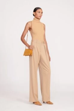 VIVI CROSSBODY BAG | TAN SUEDE 12 VIVI CROSSBODY BAG | TAN SUEDE -Staud fall 23 2560 web